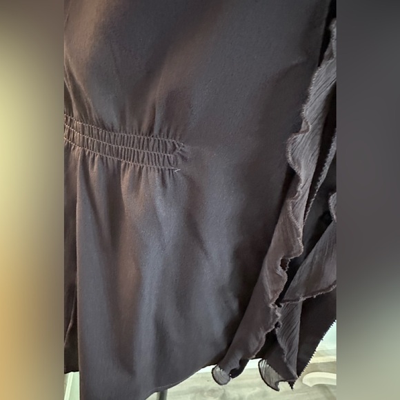 Converse One Star Tuxedo Ruffled Sleeveless Blouse - Size M - Picture 3 of 10